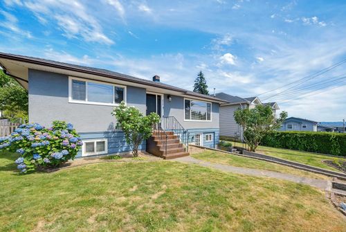 273 Burns St, Coquitlam, BC, V3K4E6 | Card Image
