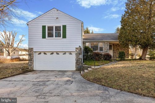 997 Blue Rock Ln, Blue Bell, PA, 19422-2001 | Card Image