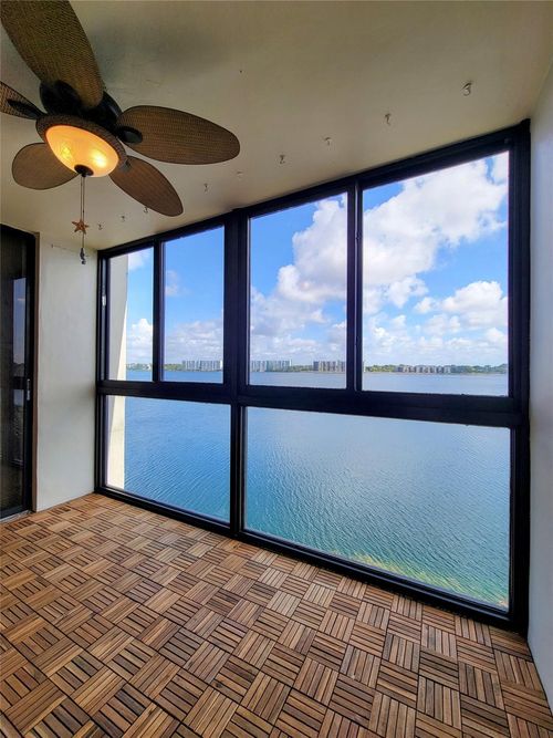 apt-401-114 Lake Emerald Dr, Oakland Park, FL, 33309-6249 | Card Image