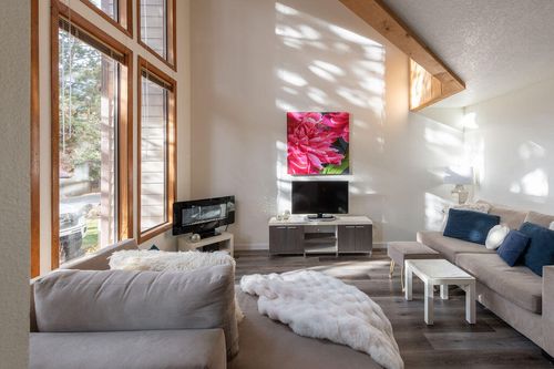 2136 Nw Harriman St, Bend, OR, 97703-1319 | Card Image