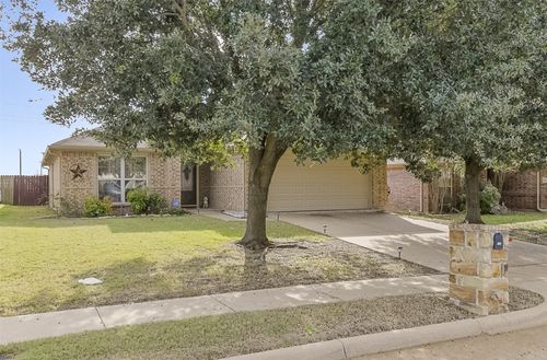 116 Oregon Trl, Waxahachie, TX, 75167-4831 | Card Image