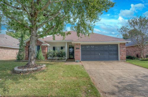 2116 Middle Creek Blvd, Bossier City, LA, 71111-5640 | Card Image