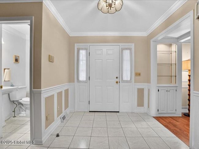 3077 New Williamsburg Dr, House other with 4 bedrooms, 4 bathrooms and 6 parking in Schenectady NY | Image 6