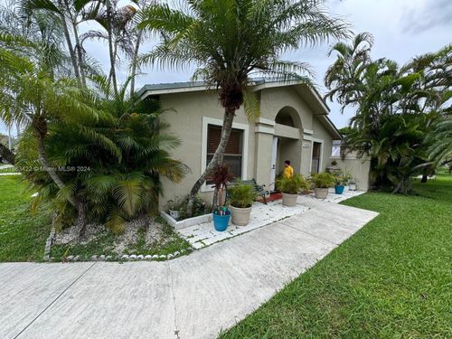 35-15235 Sw 64th Ter, Miami, FL, 33193-2102 | Card Image
