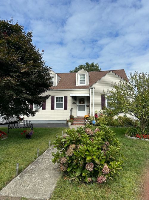 165 Nutmeg Rd, Bridgeport, CT, 06610-1335 | Card Image