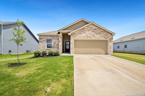 808 Riviera Ct, Seguin, TX, 78155-3271 | Card Image