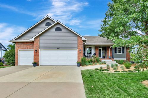 225 S Jamestown Cir, Andover, KS, 67002-8814 | Card Image
