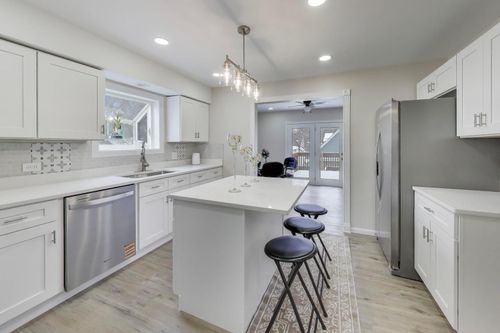 508 Beechwood Dr, Round Lake, IL, 60073-3020 | Card Image