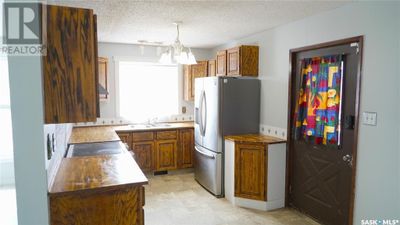 3434 33rd St W, House other with 5 bedrooms, 3 bathrooms and null parking in Saskatoon SK | Image 3