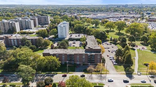 517-196 Scott St, Saint Catharines, ON, L2N5T2 | Card Image