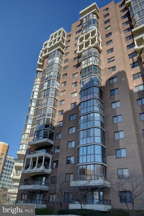 205-1600 N Oak St, ARLINGTON, VA, 22209-2722 | Card Image