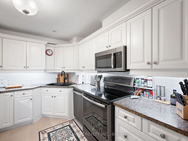 8 - 1564 Kerns Rd, Condo with 4 bedrooms, 2 bathrooms and 2 parking in Burlington ON | Image 11