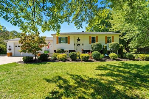 6767 N Main St, Conneaut, OH, 44030-3301 | Card Image