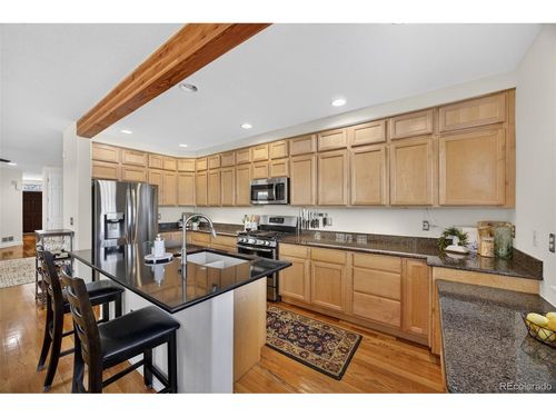 2933 Lawrence St, Denver, CO, 80205-2315 | Card Image