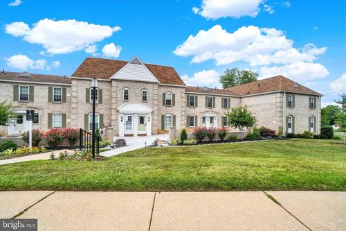 1000 Country Club Rd, YORK, PA, 17403-3447 | Card Image