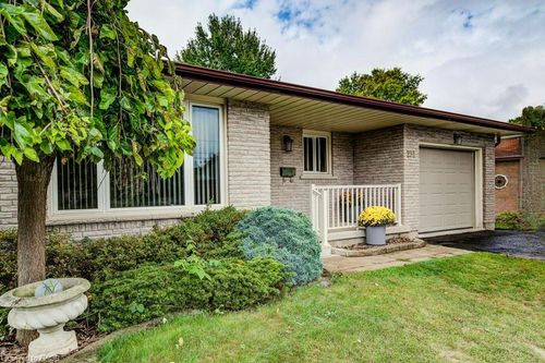 291 Biehn Dr, Kitchener, ON, N2R1B6 | Card Image