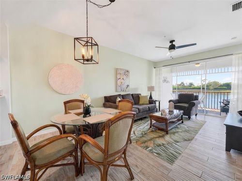 1422-7895 Mahogany Run Ln, NAPLES, FL, 34113-1748 | Card Image