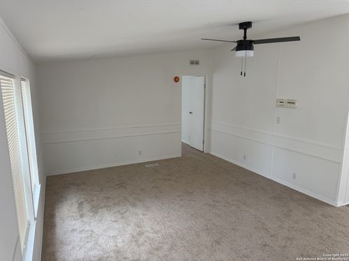 23139 Hickory Shadow, Elmendorf, TX, 78112-6173 | Card Image