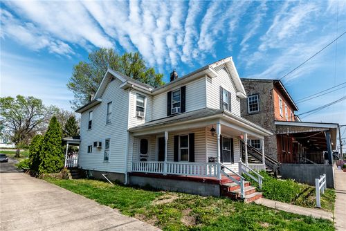 137 Main St, Waynesville, OH, 45068-8956 | Card Image