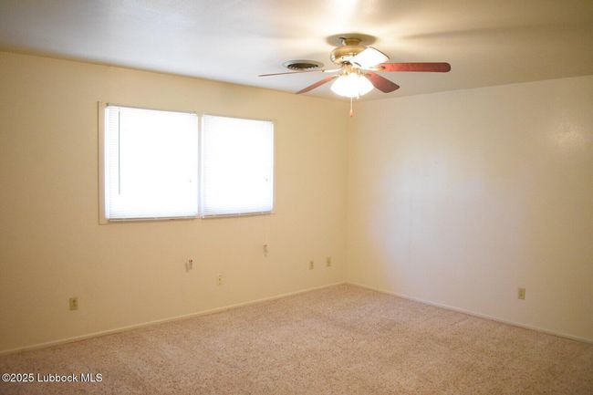 2008 54 Th St, Home with 4 bedrooms, 2 bathrooms and null parking in Lubbock TX | Image 6