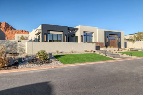 697 E Coral Autumn Ln, Ivins, UT, 84738-6764 | Card Image