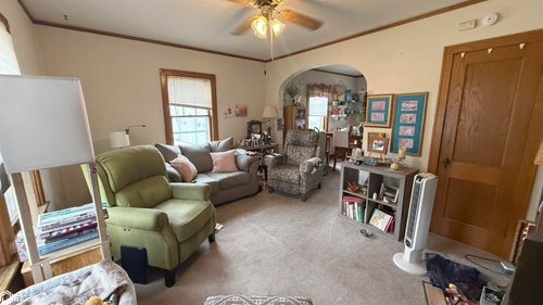 119 S Pennsylvania Ave, Mason City, IA, 50401-3910 | Card Image