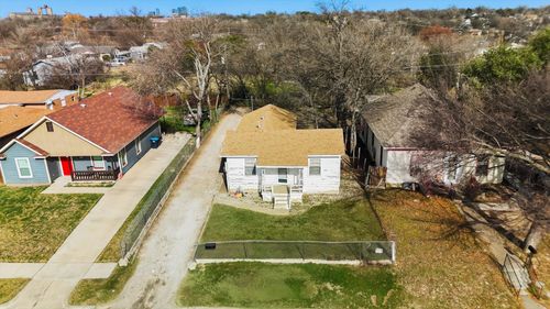 953 E Lowden St, Fort Worth, TX, 76104-7228 | Card Image