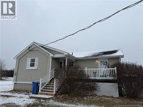 246 Rue Acadie, Beresford, NB, E8K2B8 | Card Image