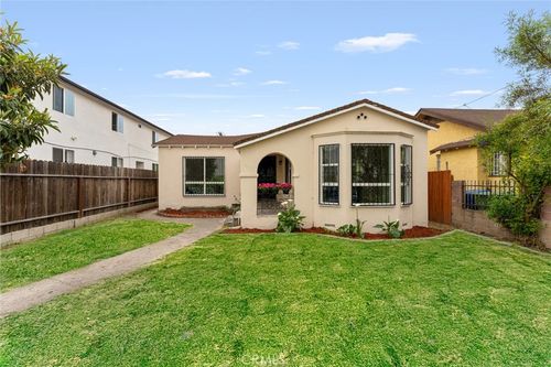 940 W 73rd St, Los Angeles, CA, 90044-5111 | Card Image