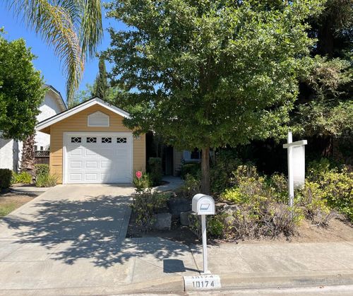 10174 N Grouse Run, Fresno, CA, 93730-1271 | Card Image