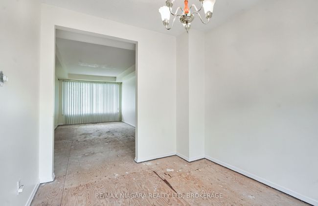 3 - 5787 Swayze Dr, Condo with 3 bedrooms, 2 bathrooms and 1 parking in Niagara Falls ON | Image 9