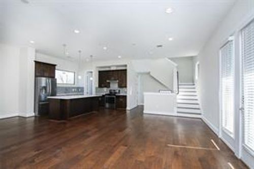 611 Sydnor St, Houston, TX, 77020-6048 | Card Image