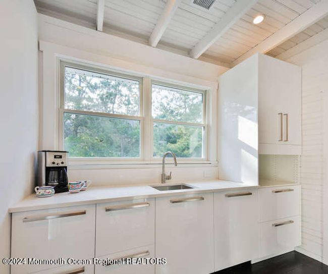 20 E Goldsborough Ave, House other with 2 bedrooms, 1 bathrooms and null parking in Long Bch Twp NJ | Image 4