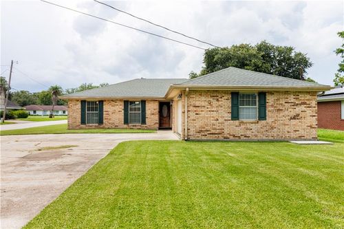 114 Christine Pl, Belle Chasse, LA, 70037-2407 | Card Image
