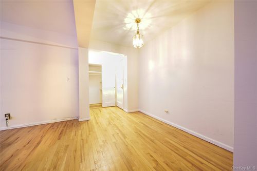 apt-204-1 Fisher Dr, Mount Vernon, NY, 10552-3635 | Card Image