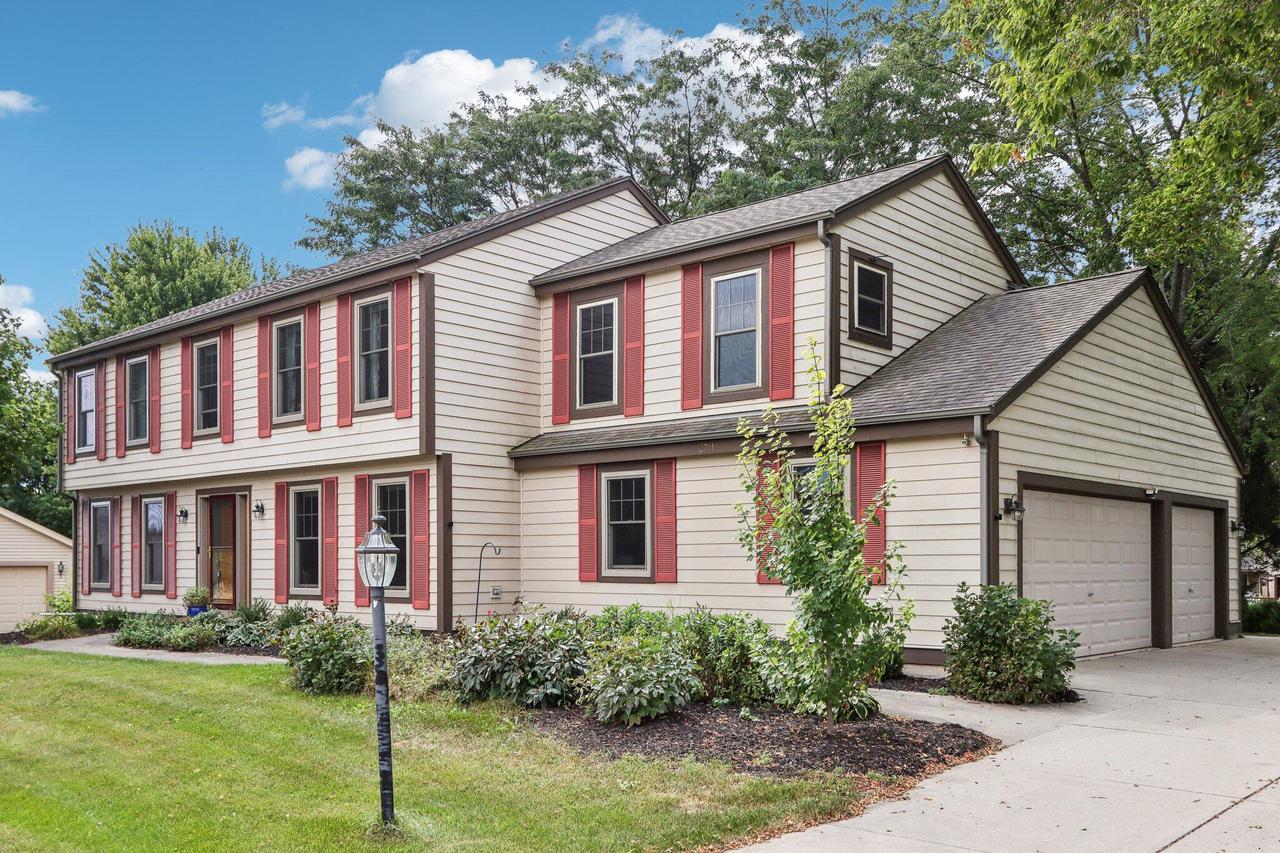 Foxboro Ct, Waukesha, WI 53189
