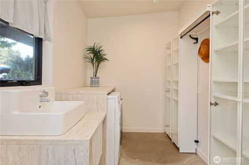 5453 Harborside Rd, Freeland, WA, 98249-9000 | Card Image
