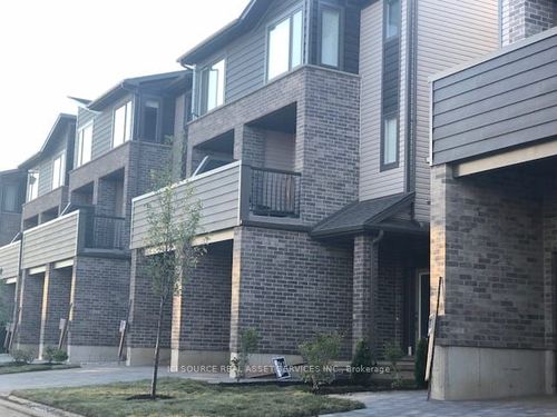 32-1960 Dalmagarry Rd, London, ON, N6G0T8 | Card Image