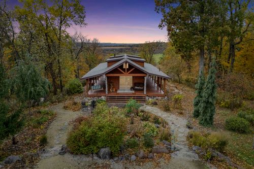 530 Spike Buck Ln, Harpers Ferry, IA, 52146-7664 | Card Image