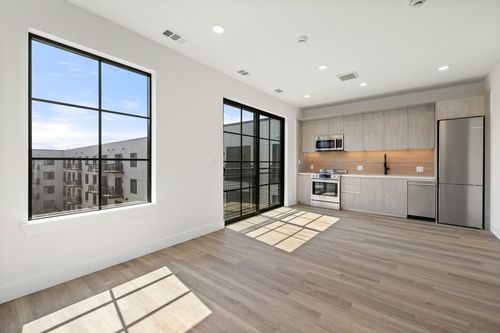 224-4315 S Congress Ave, Austin, TX, 78745-1483 | Card Image