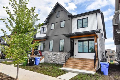 b-435 Union Avenue Se, Calgary, AB, T3M3W7 | Card Image