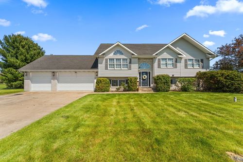 919 Plantation Rd, Valparaiso, IN, 46385-7512 | Card Image
