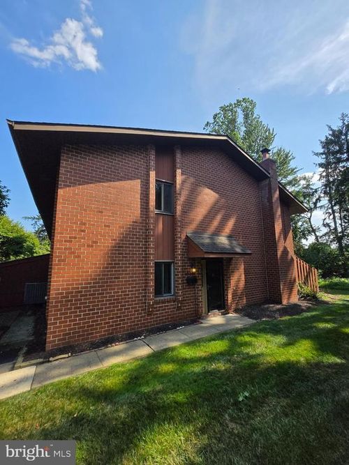 1006 Worthington Dr, EXTON, PA, 19341-1650 | Card Image