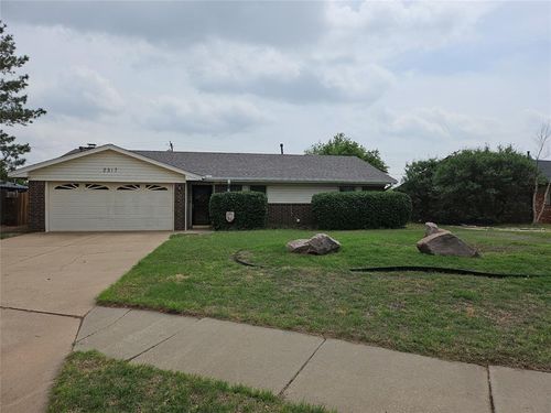 2317 Cherokee Strip St, Altus, OK, 73521-1415 | Card Image