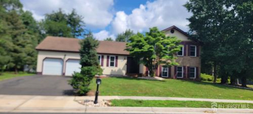 35 Independence Ct, Piscataway, NJ, 08854-5162 | Card Image