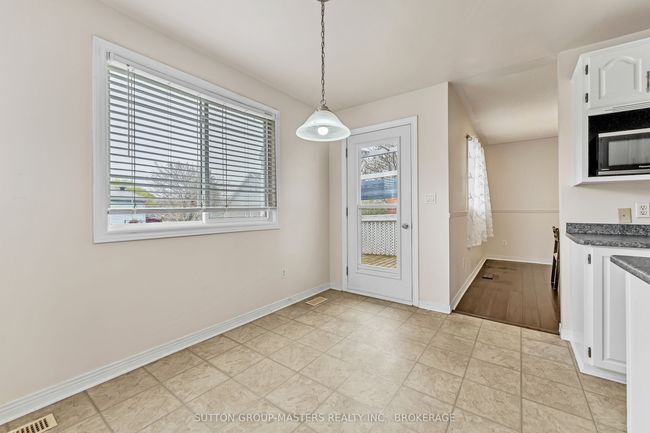 50 Davey Cres, House other with 4 bedrooms, 3 bathrooms and 4 parking in Amherstview ON | Image 9