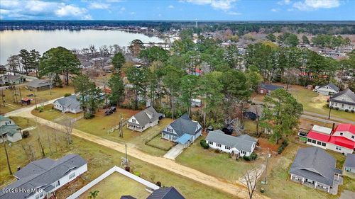 51 Birch St, Elizabethtown, NC, 28337-6275 | Card Image