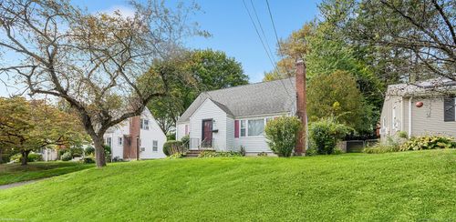 9 Federal St, West Hartford, CT, 06110-1716 | Card Image