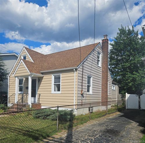 191 Litchfield Ave, Elmont, NY, 11003-2717 | Card Image