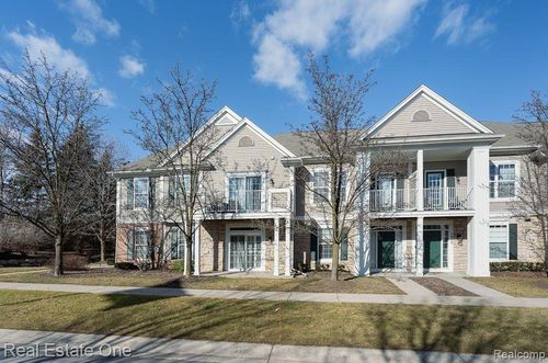 1007 Alameda Blvd, Troy, MI, 48085-6736 | Card Image